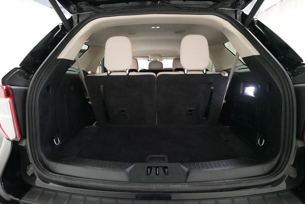 Used 2023 Ford Explorer XLT w/ Equipment Group 202A image 10