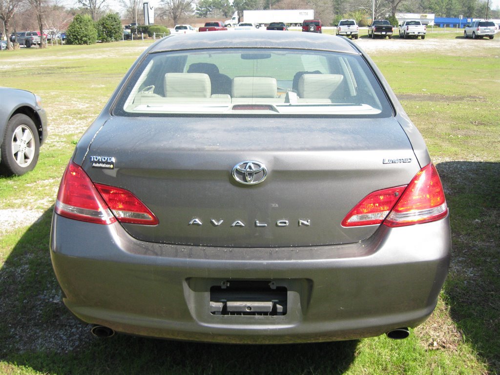 Used 2007 Toyota Avalon Limited FWD image 4