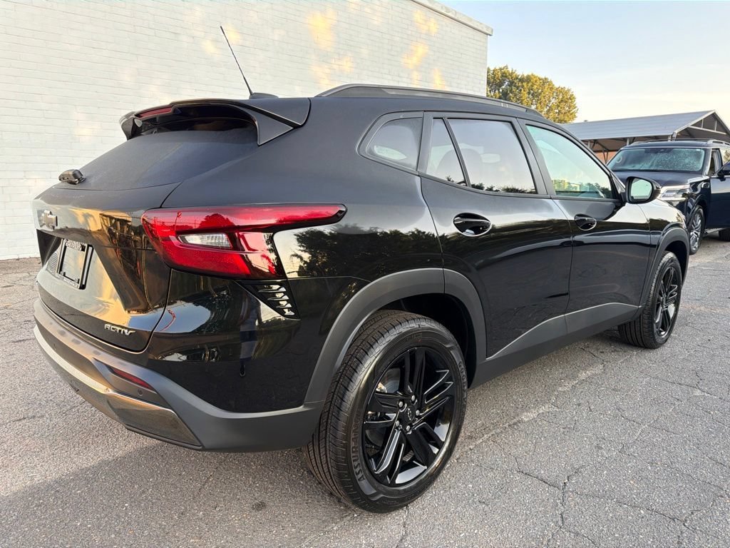 New 2026 Chevrolet Trax ACTIV w/ Driver Confidence Package FWD image 2