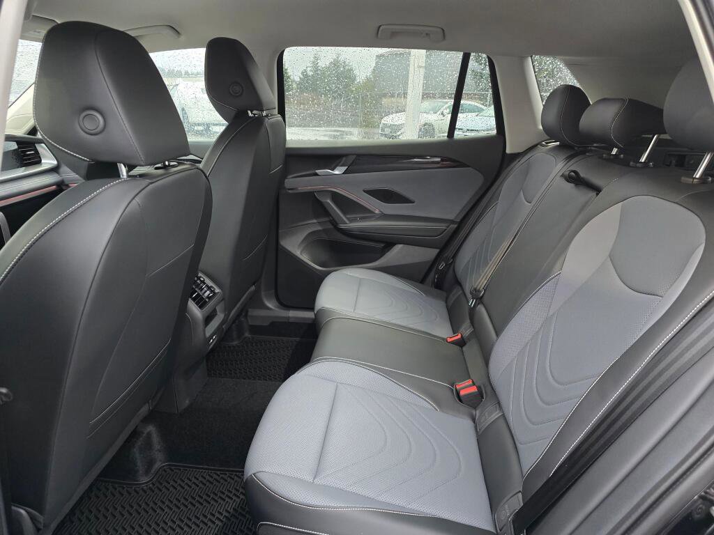 New 2026 Volkswagen Tiguan SE image 29