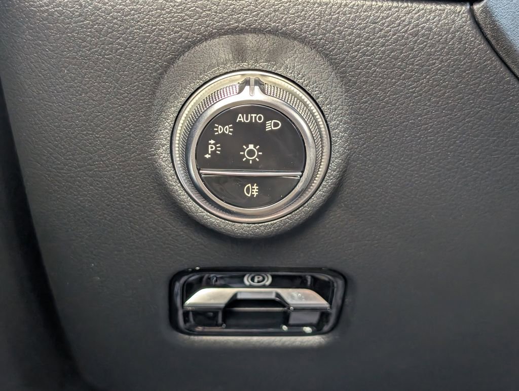 New 2026 Mercedes-Benz C 300 4MATIC Sedan image 18