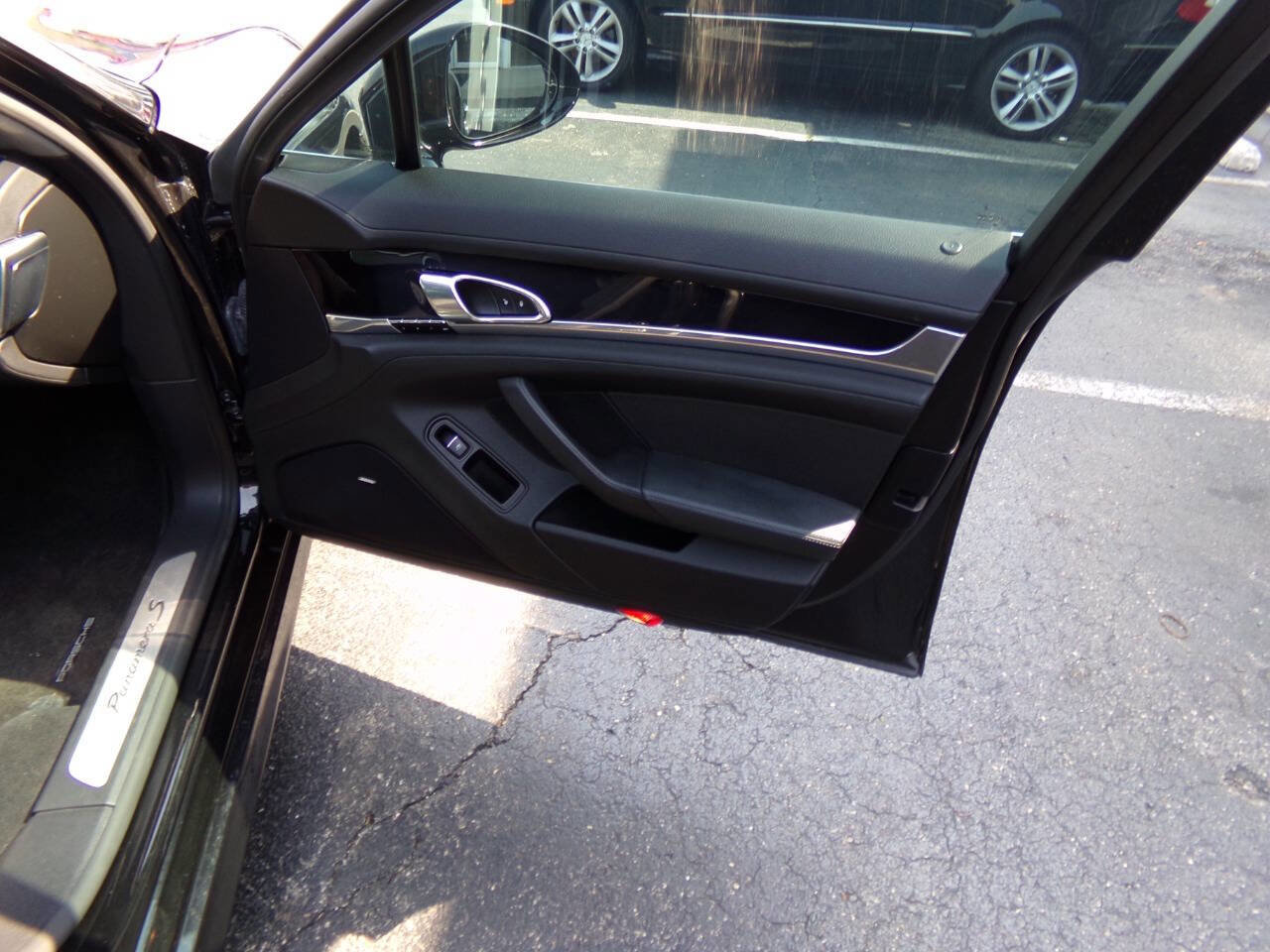 Used 2014 Porsche Panamera S image 33