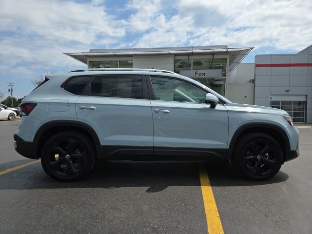 Used 2025 Volkswagen Taos SEL w/ Black Wheel Plus Package AWD/4WD image 9