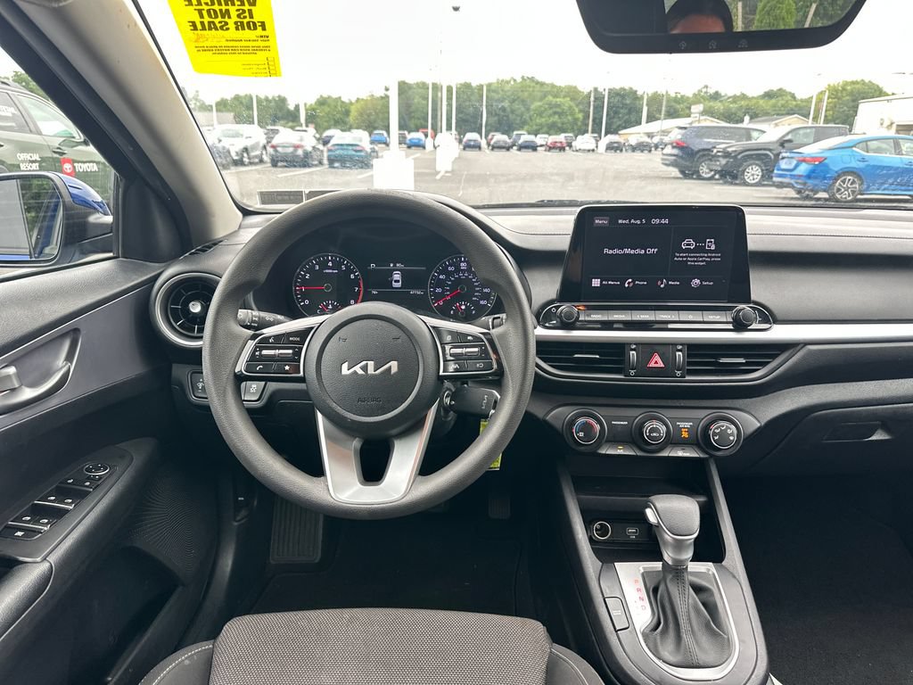 Used 2022 Kia Forte LXS w/ LXS Technology Package FWD image 13