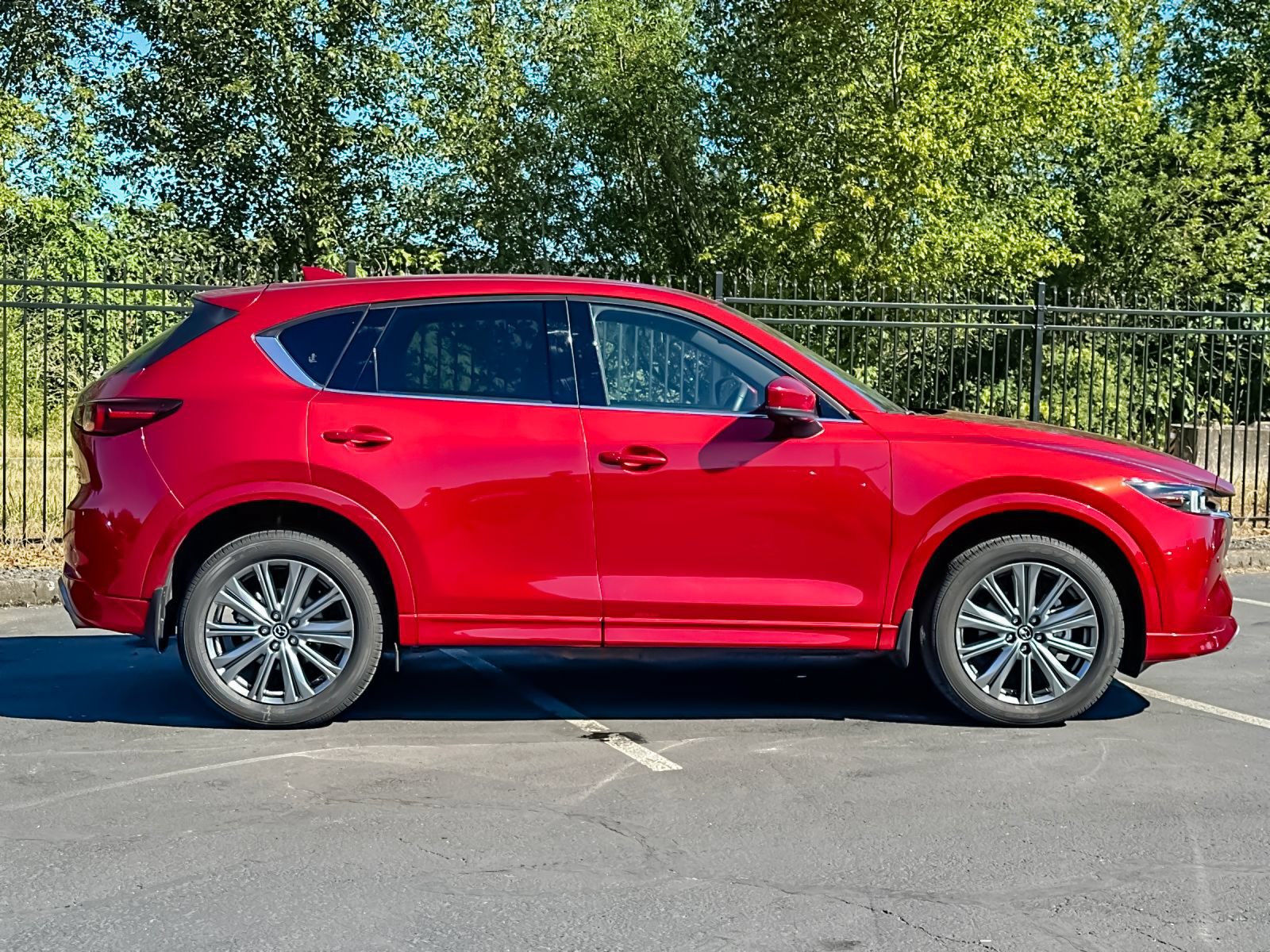 Certified 2025 MAZDA CX-5 Signature AWD/4WD image 2