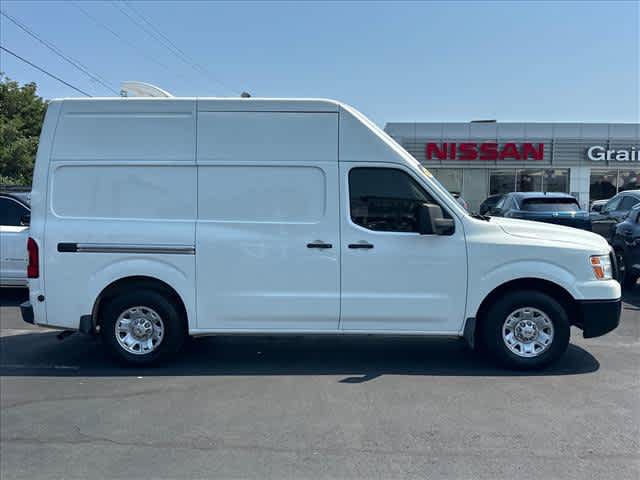Used 2016 Nissan NV 2500 SV w/ Technology Package RWD image 2
