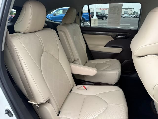 Used 2021 Toyota Highlander Platinum AWD/4WD image 13