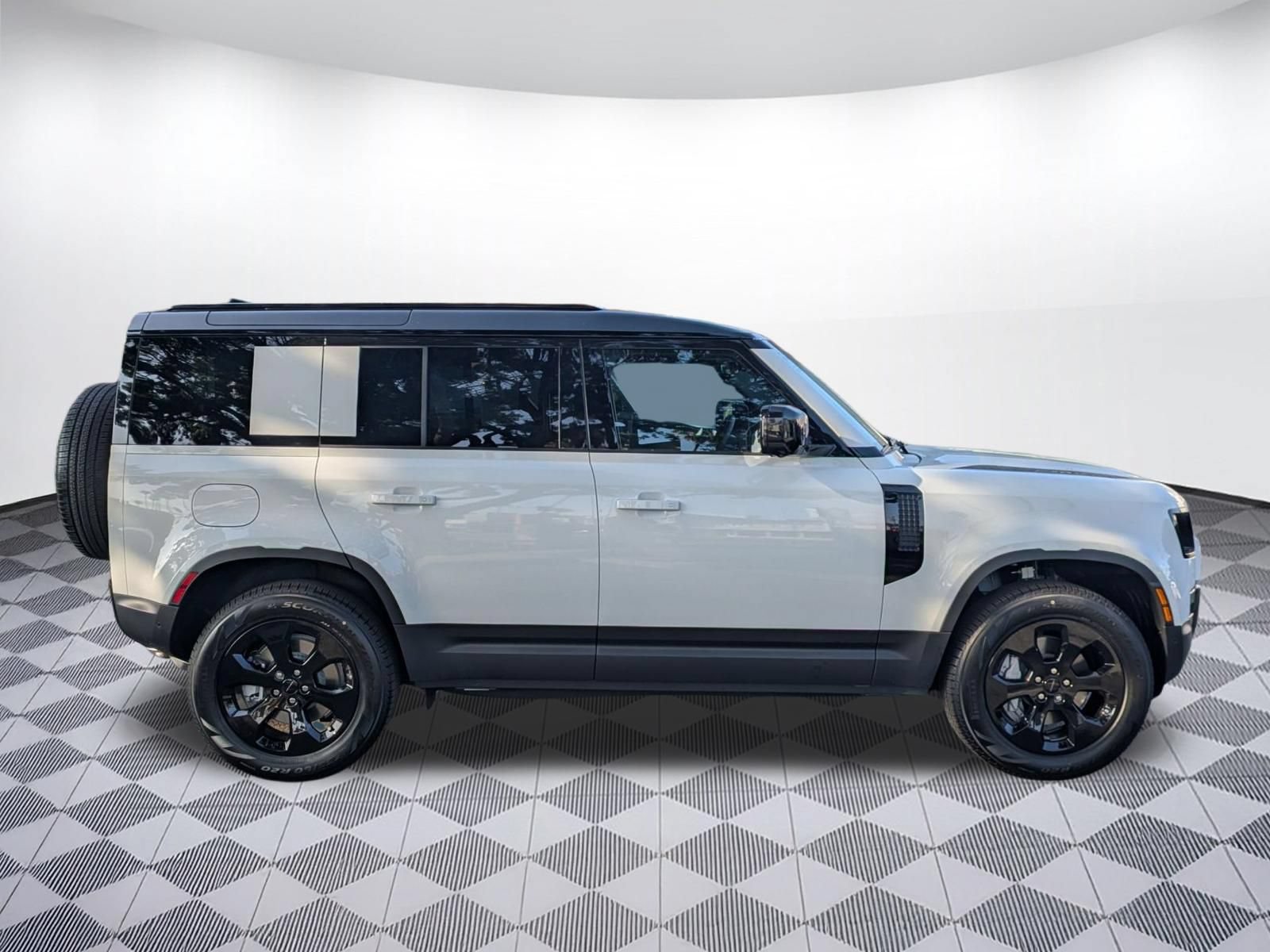 New 2026 Land Rover Defender 110 S AWD/4WD image 6
