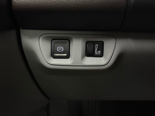 Used 2023 GMC Acadia SLE image 28