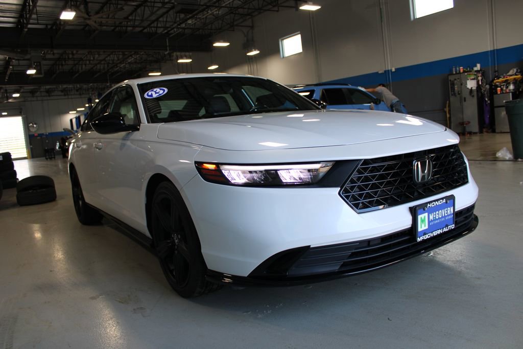 Used 2023 Honda Accord Sport image 4