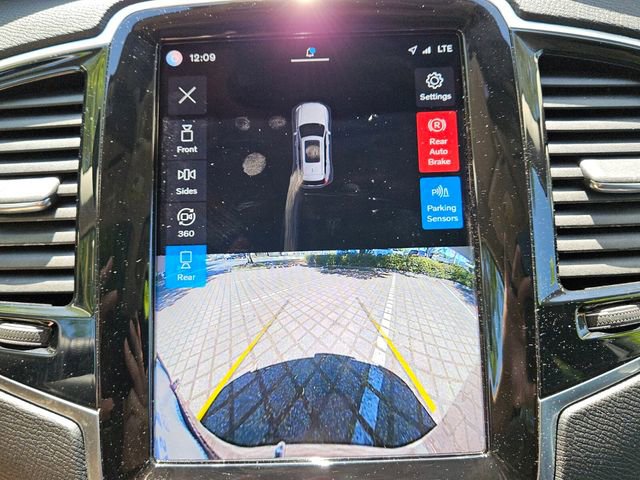 Used 2023 Volvo XC90 B6 Plus w/ Protection Package Premier image 18