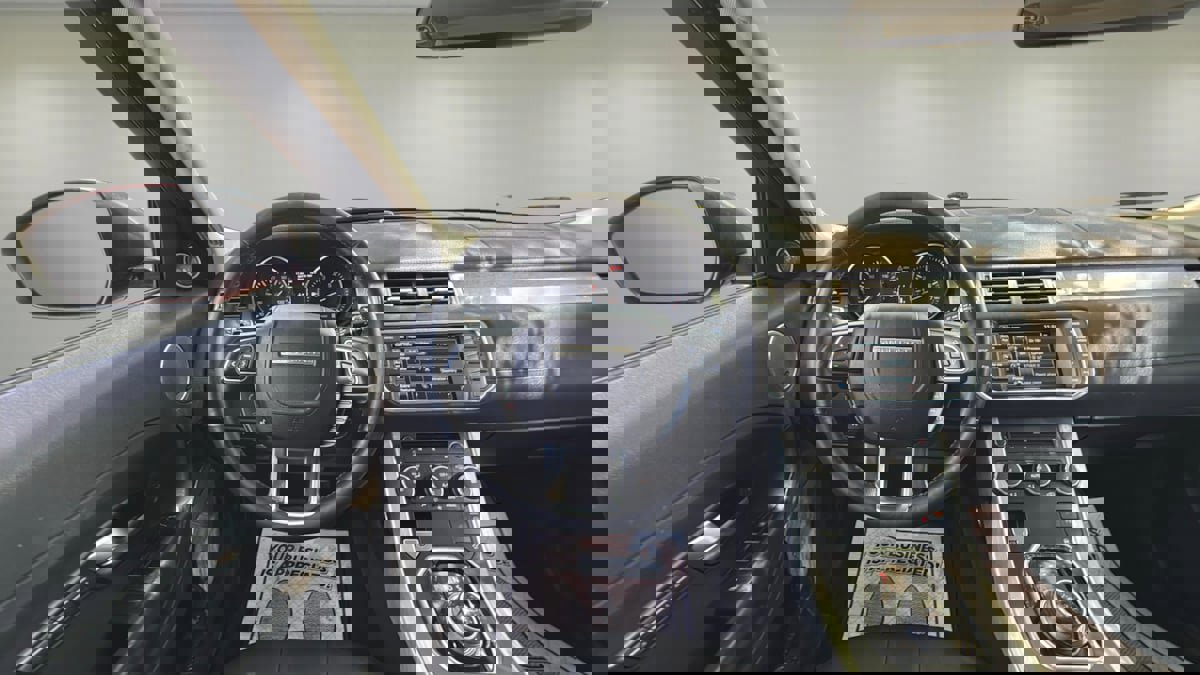 Used 2015 Land Rover Range Rover Evoque Pure Plus image 11