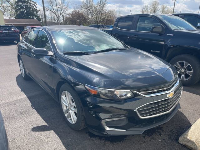 Used 2017 Chevrolet Malibu Hybrid image 2