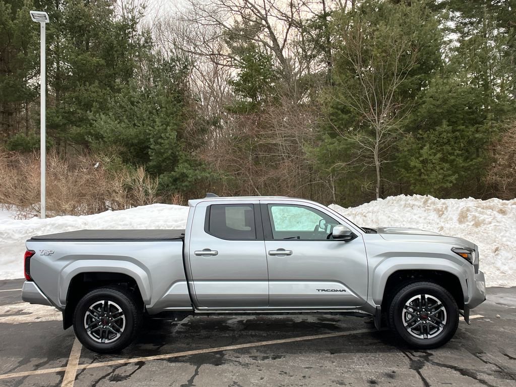 Used 2025 Toyota Tacoma TRD Sport w/ TRD Sport Upgrade Package image 6