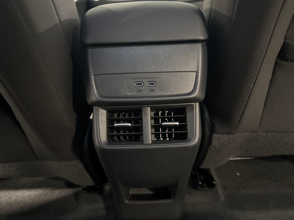 New 2026 Chevrolet Equinox LT w/ Safety and Technology Package AWD/4WD image 42