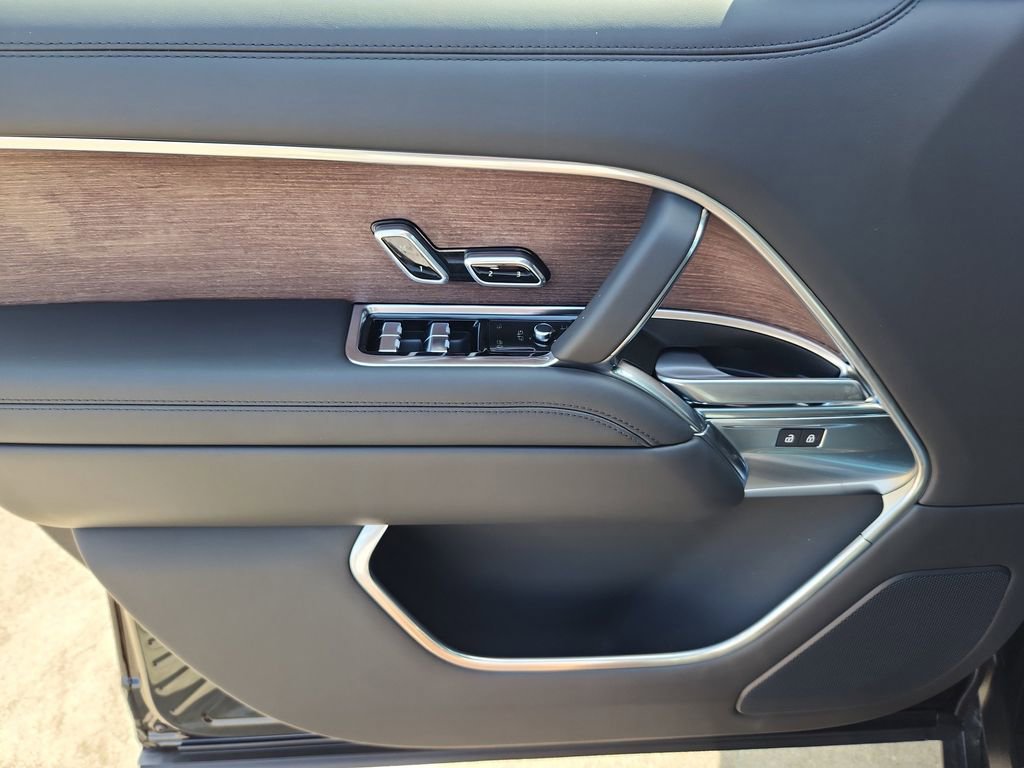New 2025 Land Rover Range Rover SE image 24