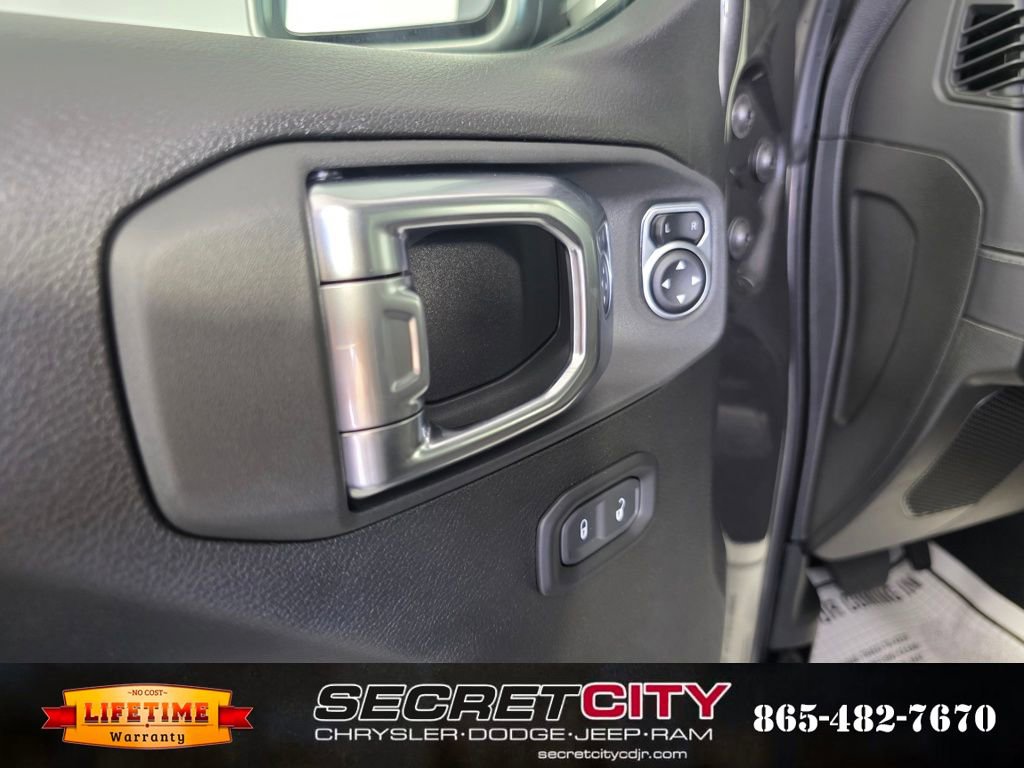 New 2025 Jeep Gladiator Mojave image 12