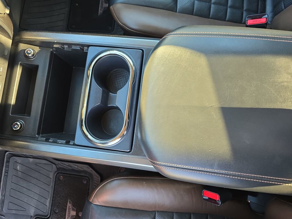 Used 2016 Nissan Titan Platinum Reserve image 25