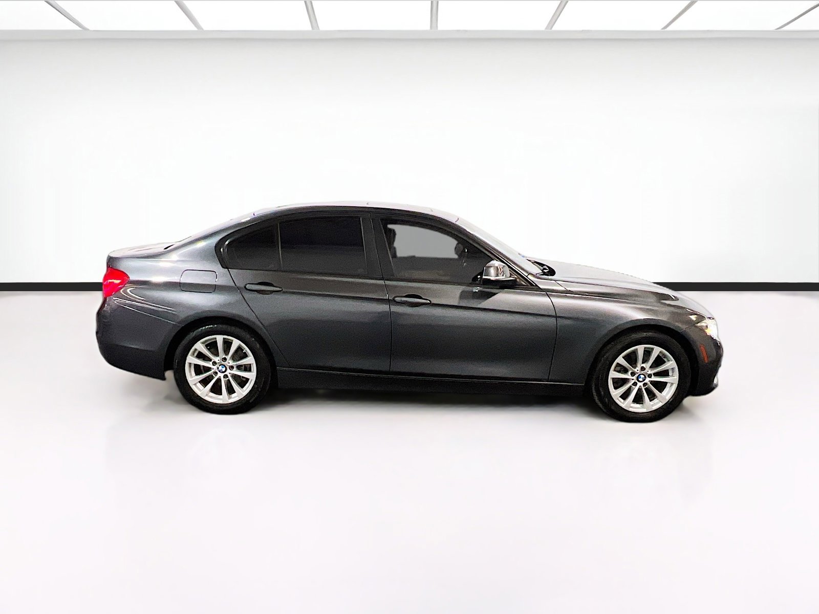Used 2018 BMW 320i Sedan w/ Convenience Package RWD image 21
