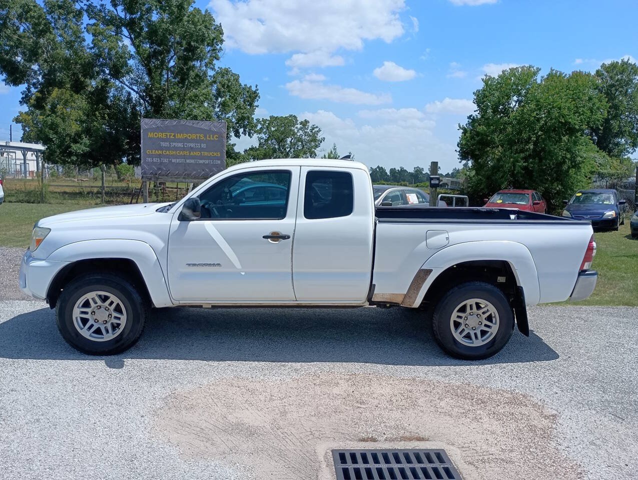 Used 2015 Toyota Tacoma PreRunner w/ SR5 Package RWD image 2