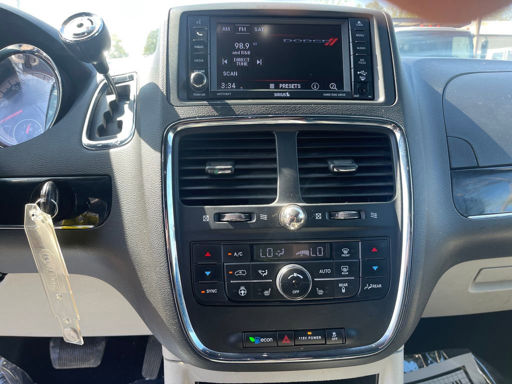 Used 2016 Dodge Grand Caravan SXT FWD image 24