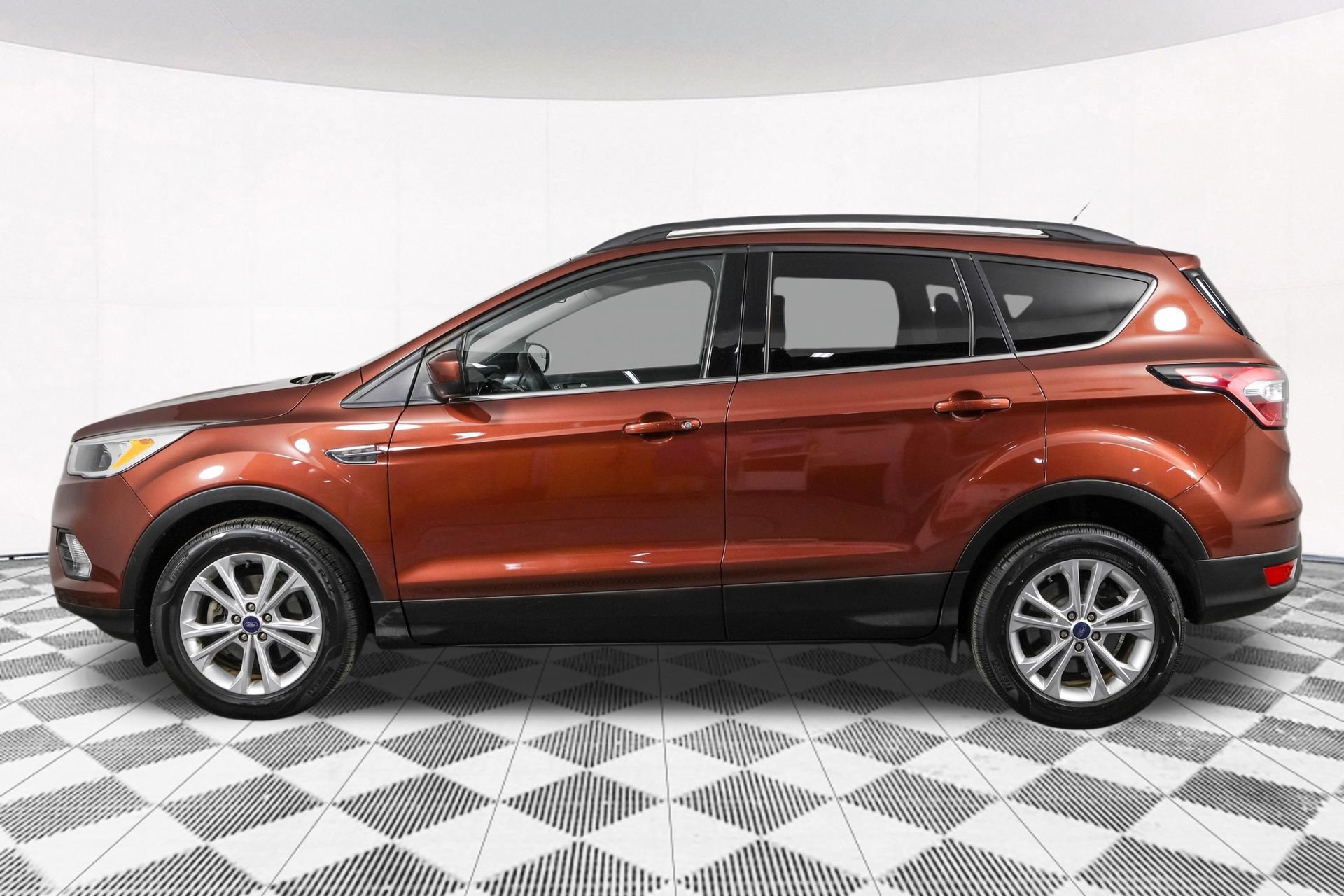 Used 2018 Ford Escape SE FWD image 22