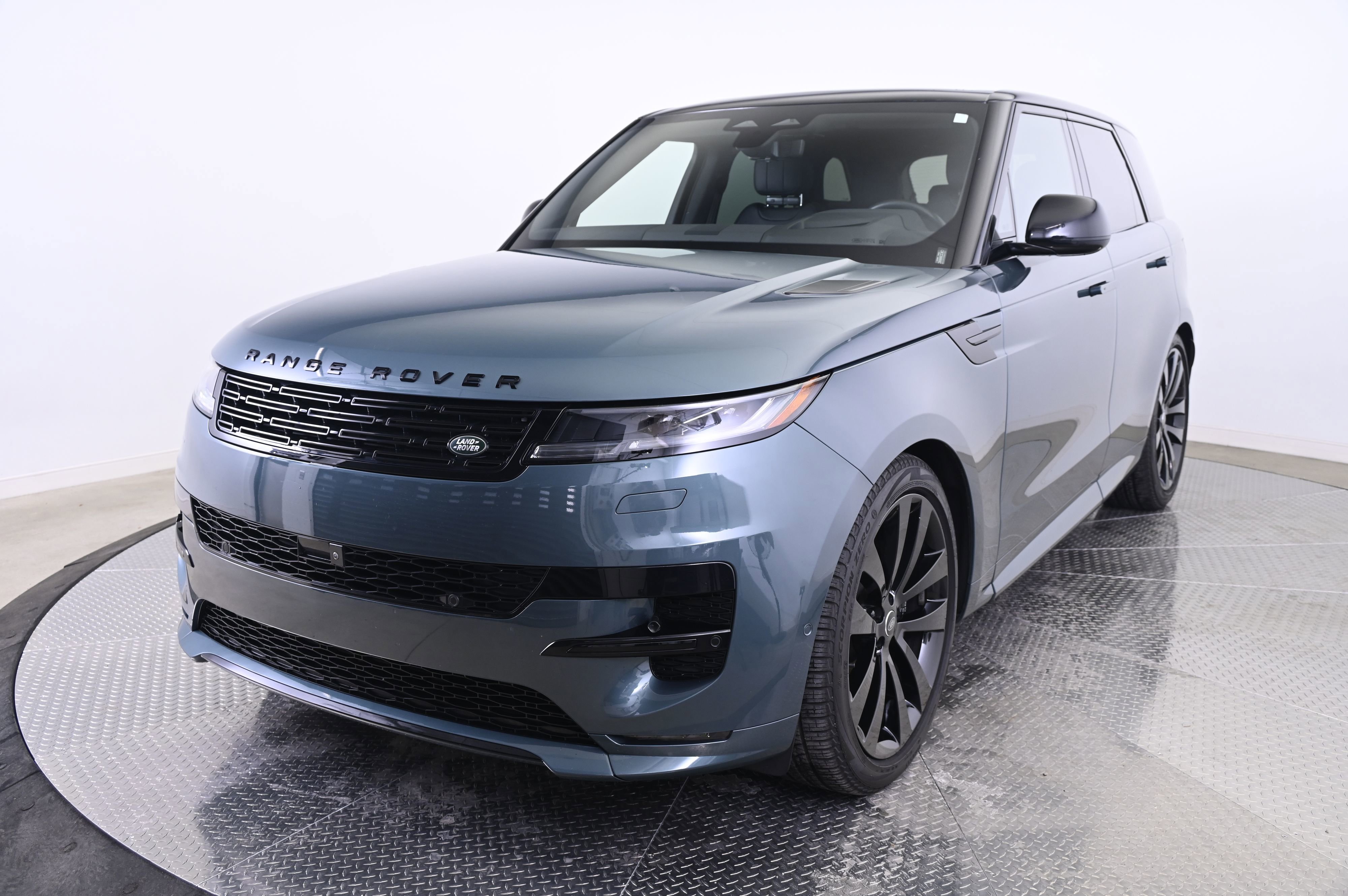 Used 2024 Land Rover Range Rover Sport Dynamic SE
