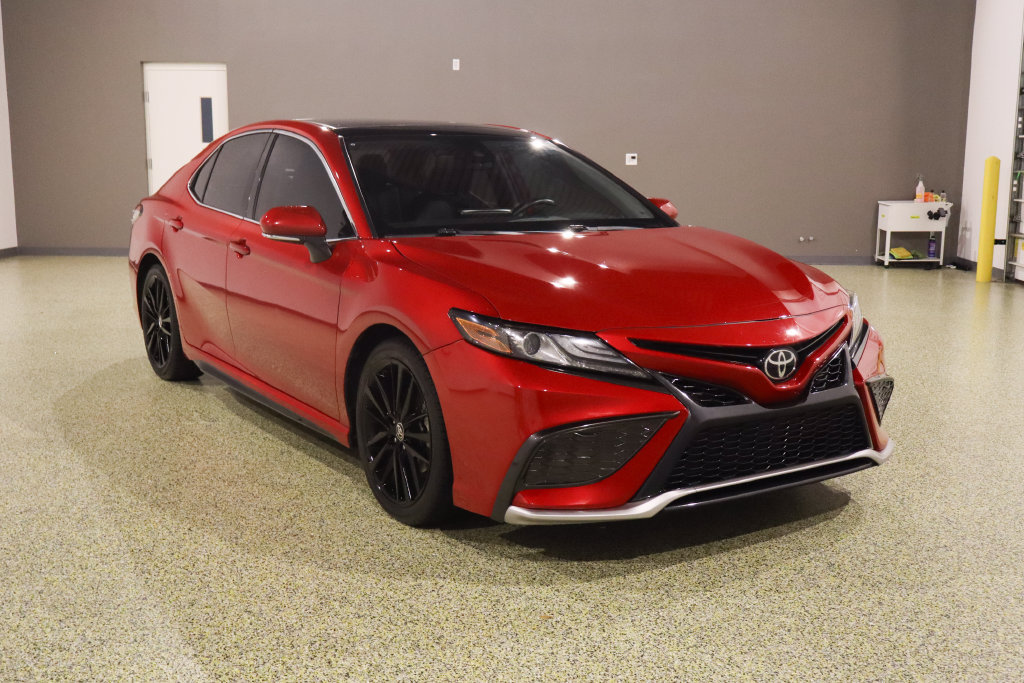 Used 2022 Toyota Camry XSE FWD image 1