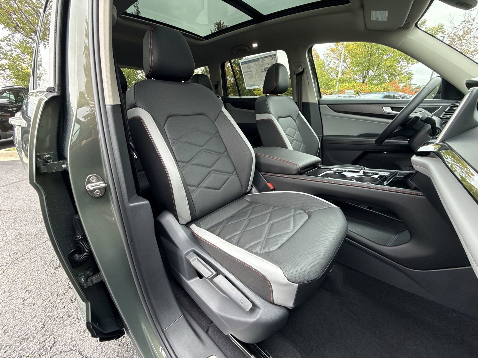 New 2026 Volkswagen Atlas Peak Edition image 26