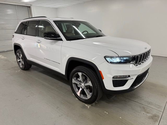 New 2025 Jeep Grand Cherokee Limited w/ Luxury Tech Group II image 3