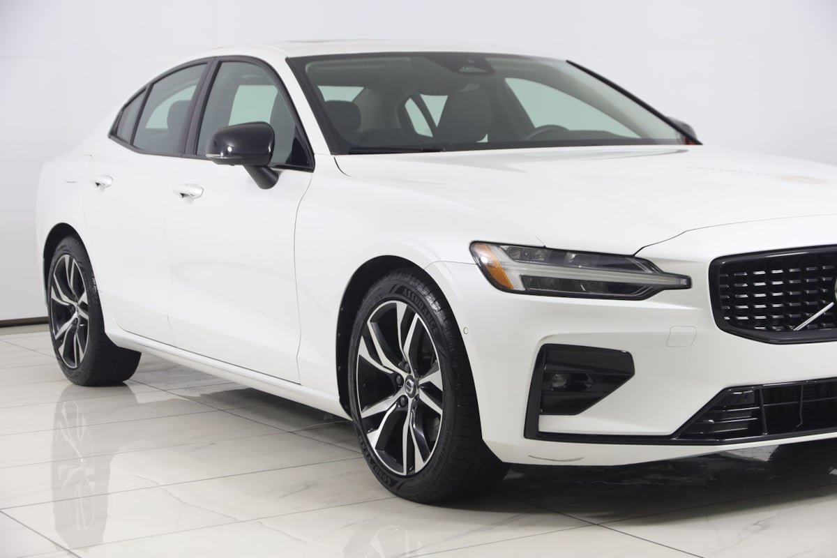Used 2024 Volvo S60 B5 Plus AWD/4WD image 36