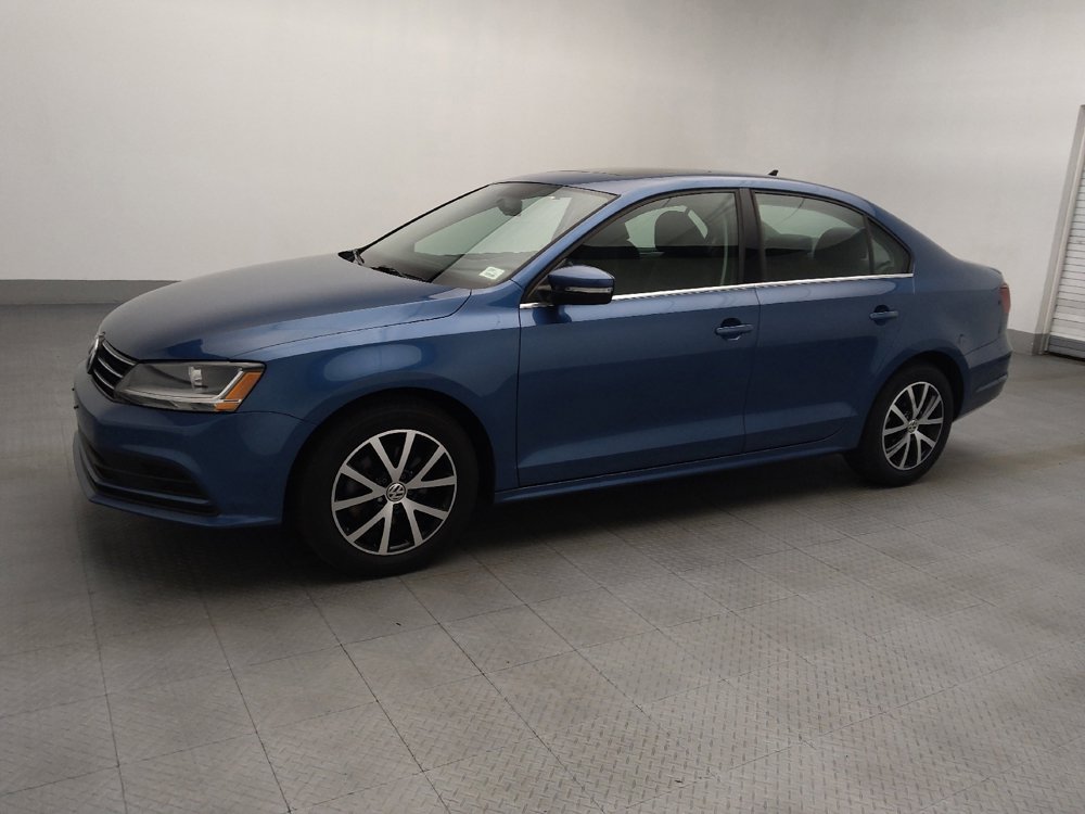 Used 2017 Volkswagen Jetta SE FWD image 2