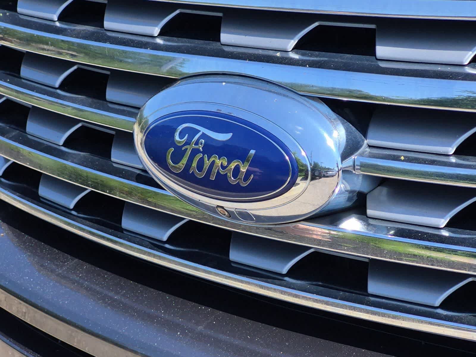 Used 2019 Ford Expedition Limited w/ Equipment Group 302A AWD/4WD image 12