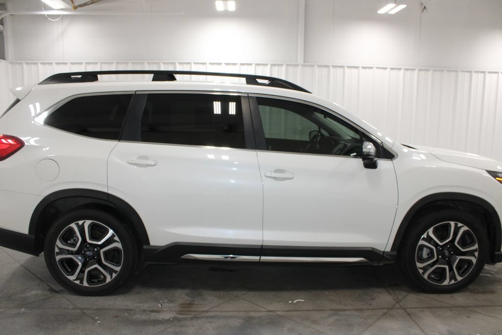 Used 2023 Subaru Ascent Limited w/ Technology Package AWD/4WD image 11