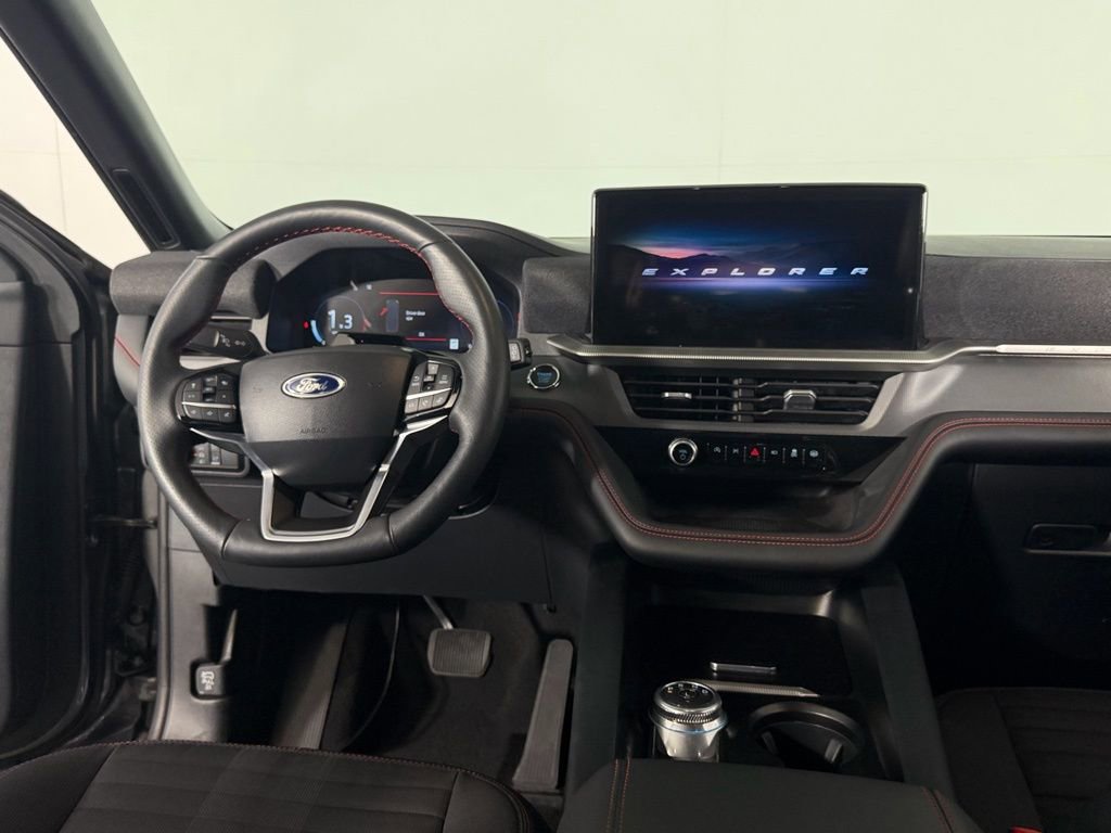 Used 2025 Ford Explorer ST-Line AWD/4WD image 12