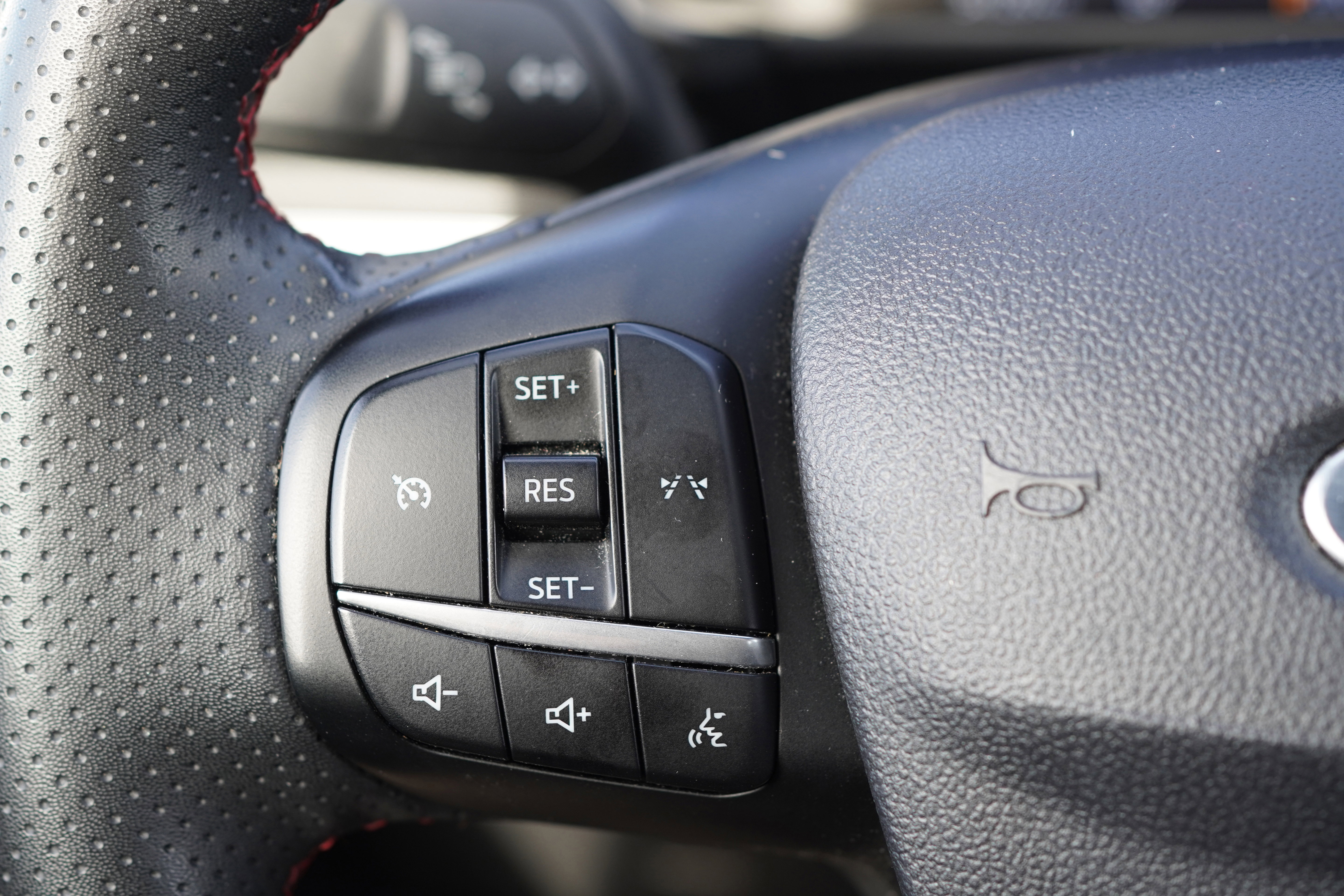 Used 2024 Ford Escape ST-Line image 35