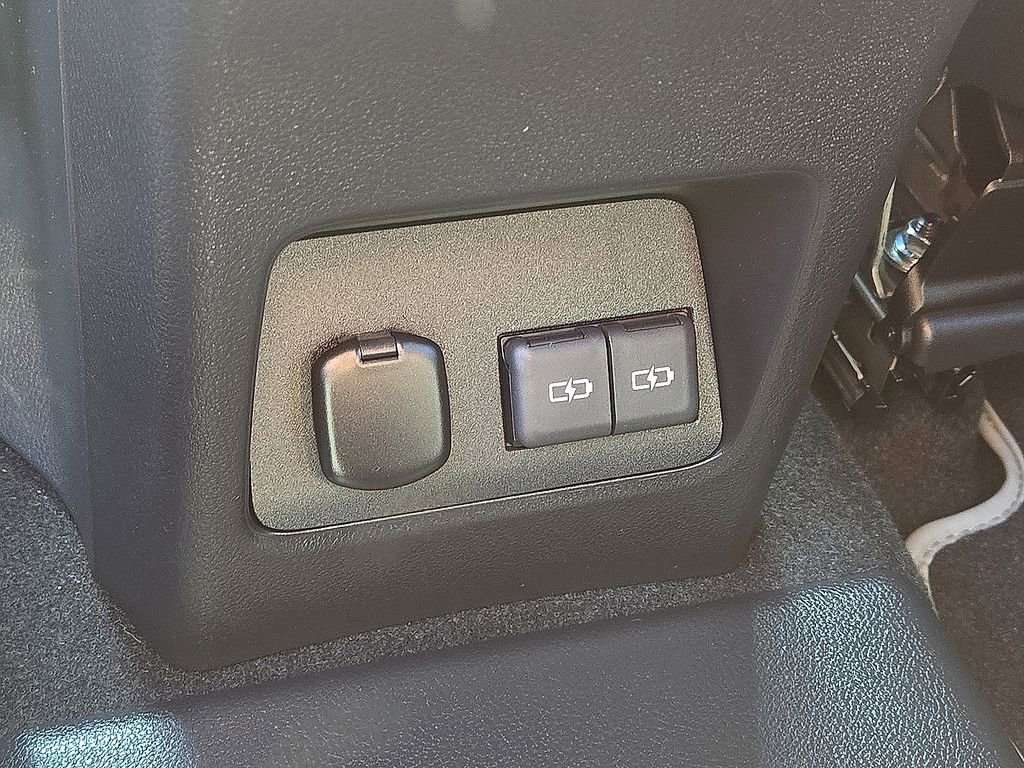 Used 2025 Lexus NX 450h+ F Sport image 15