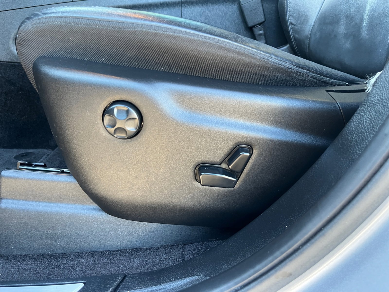 Used 2019 Jeep Grand Cherokee Limited w/ Trailer Tow Group IV image 13