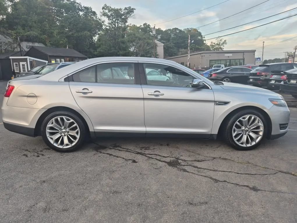 Used 2013 Ford Taurus Limited FWD image 4