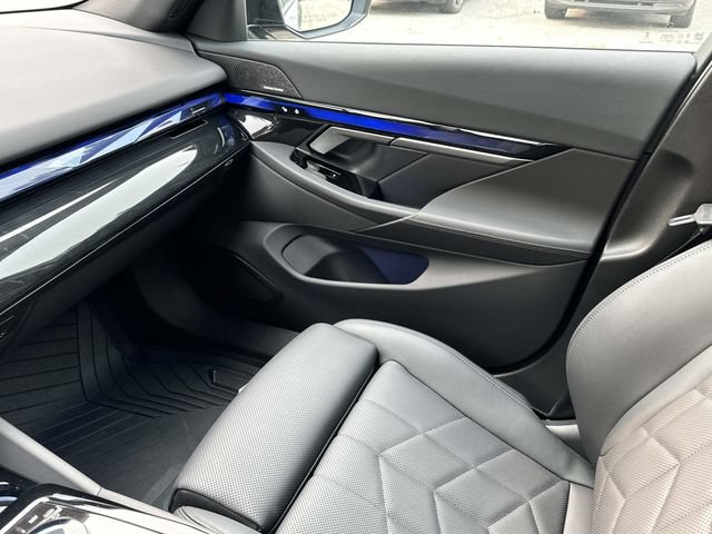 Used 2026 BMW i5 eDrive40 w/ M Sport Package AWD/4WD image 39