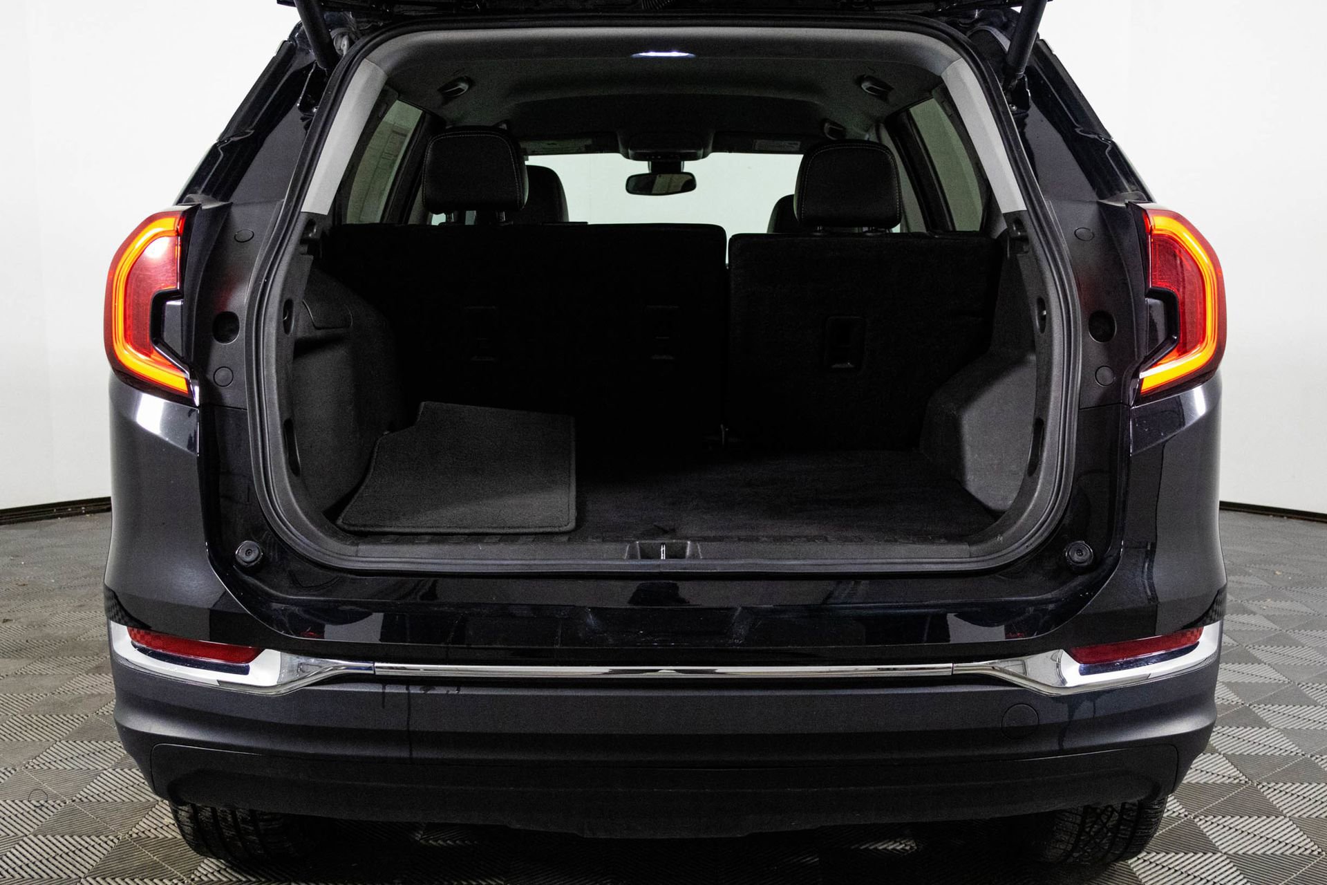 Certified 2022 GMC Terrain SLT image 36