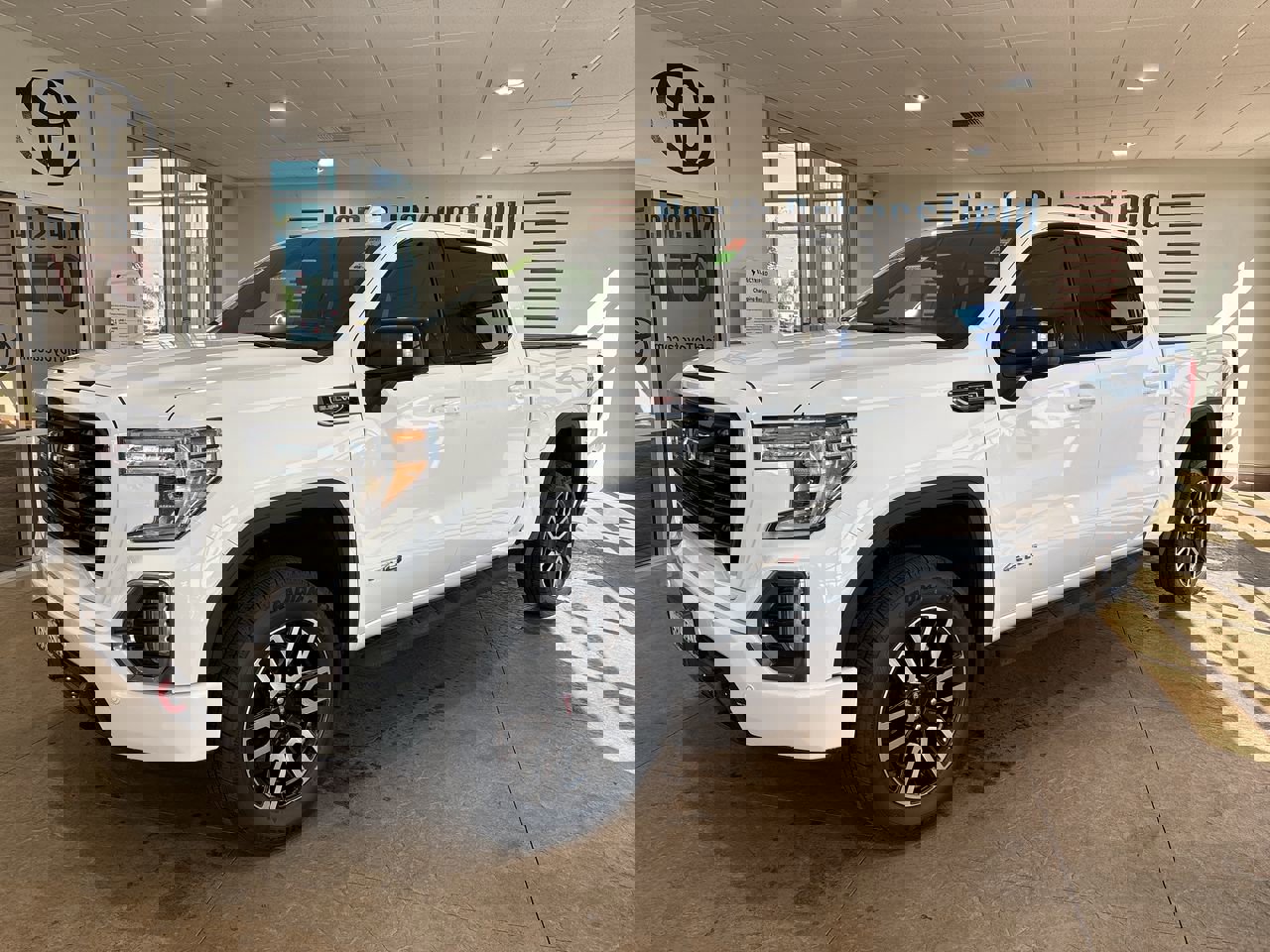Used 2022 GMC Sierra 1500 AT4 w/ AT4 Premium Package image 1