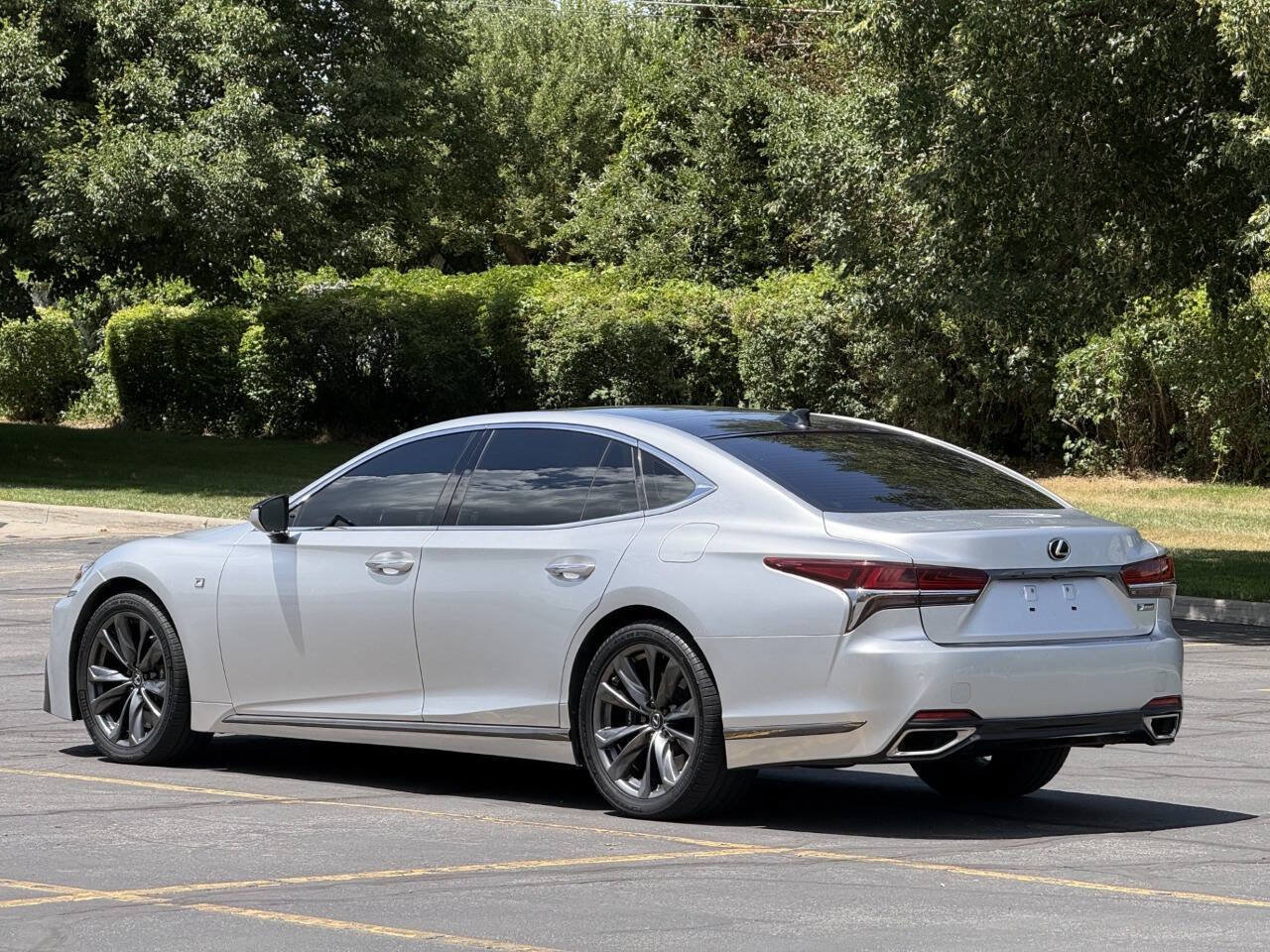 Used 2018 Lexus LS 500 F Sport w/ Accessory Package (Z2) RWD image 7
