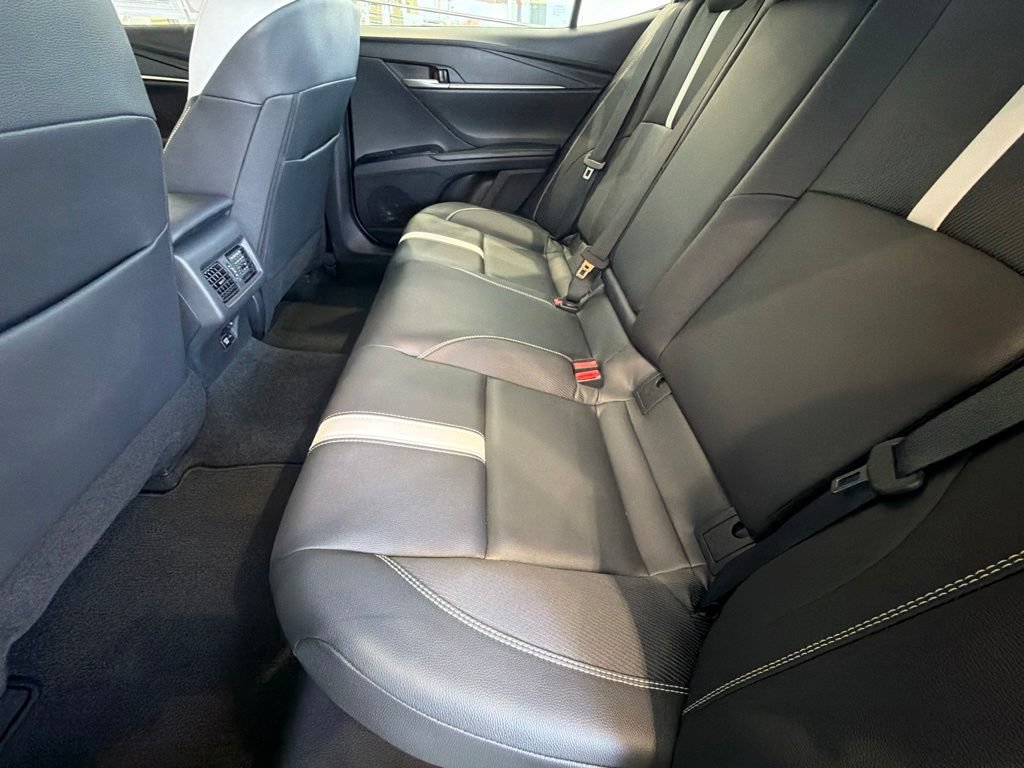 Certified 2026 Toyota Camry Hybrid FWD image 34