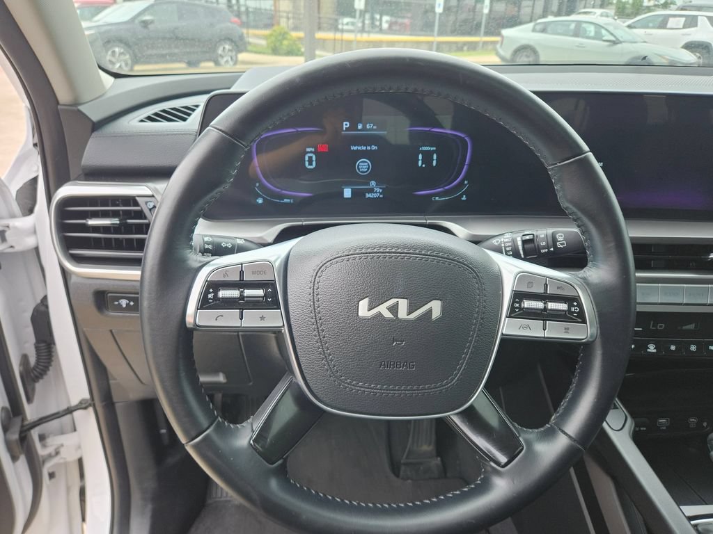 Used 2025 Kia Telluride S FWD image 18