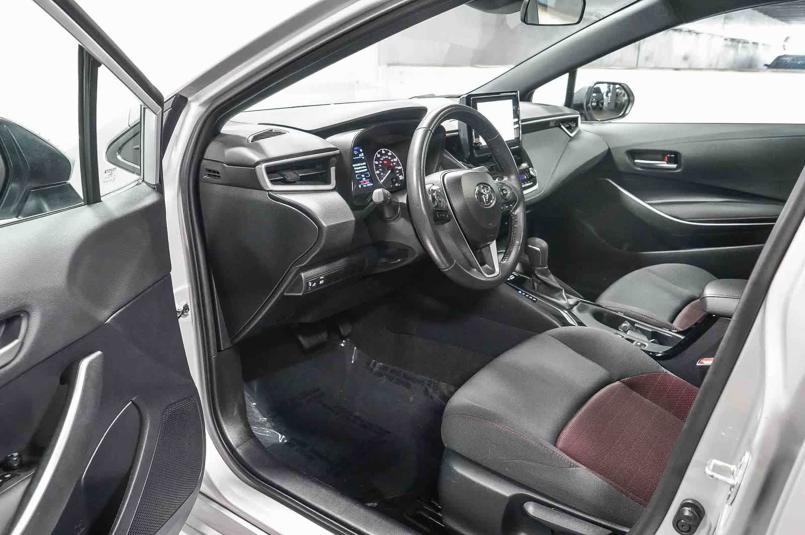 Certified 2024 Toyota Corolla SE w/ SE Premium Package FWD image 18