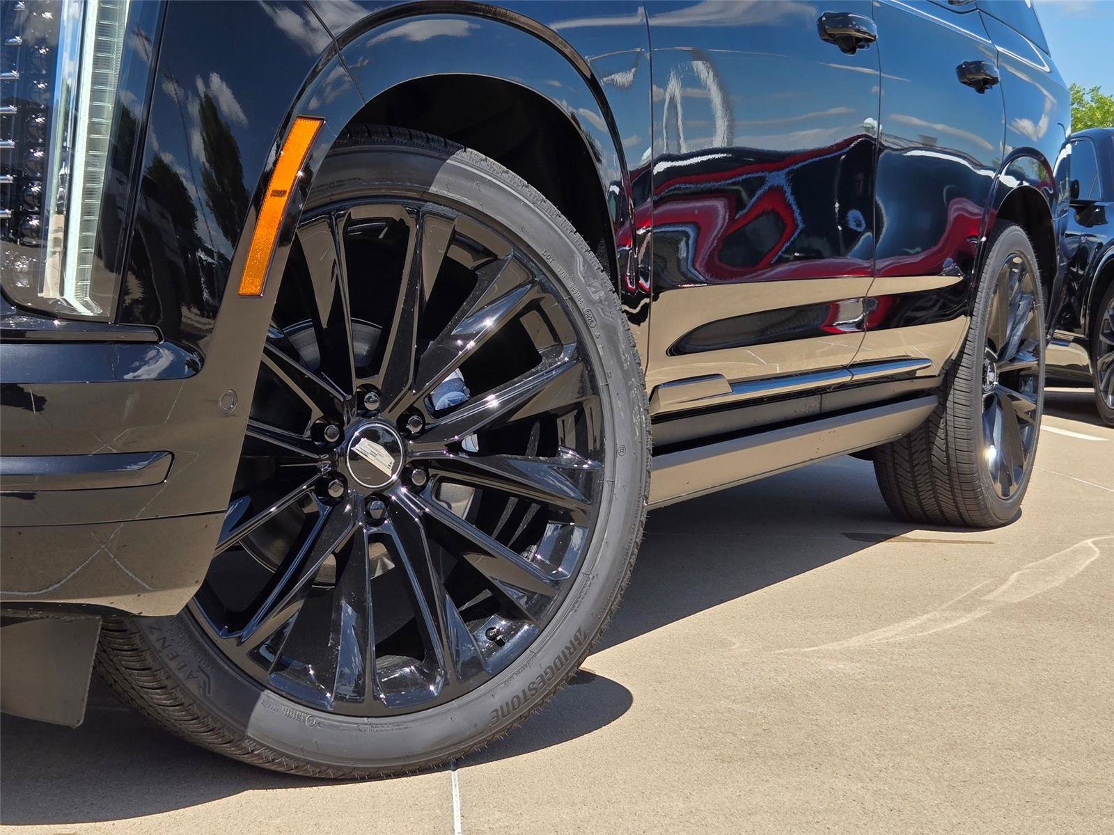 New 2026 Cadillac Escalade Platinum Sport w/ LPO, ONYX Package AWD/4WD image 8