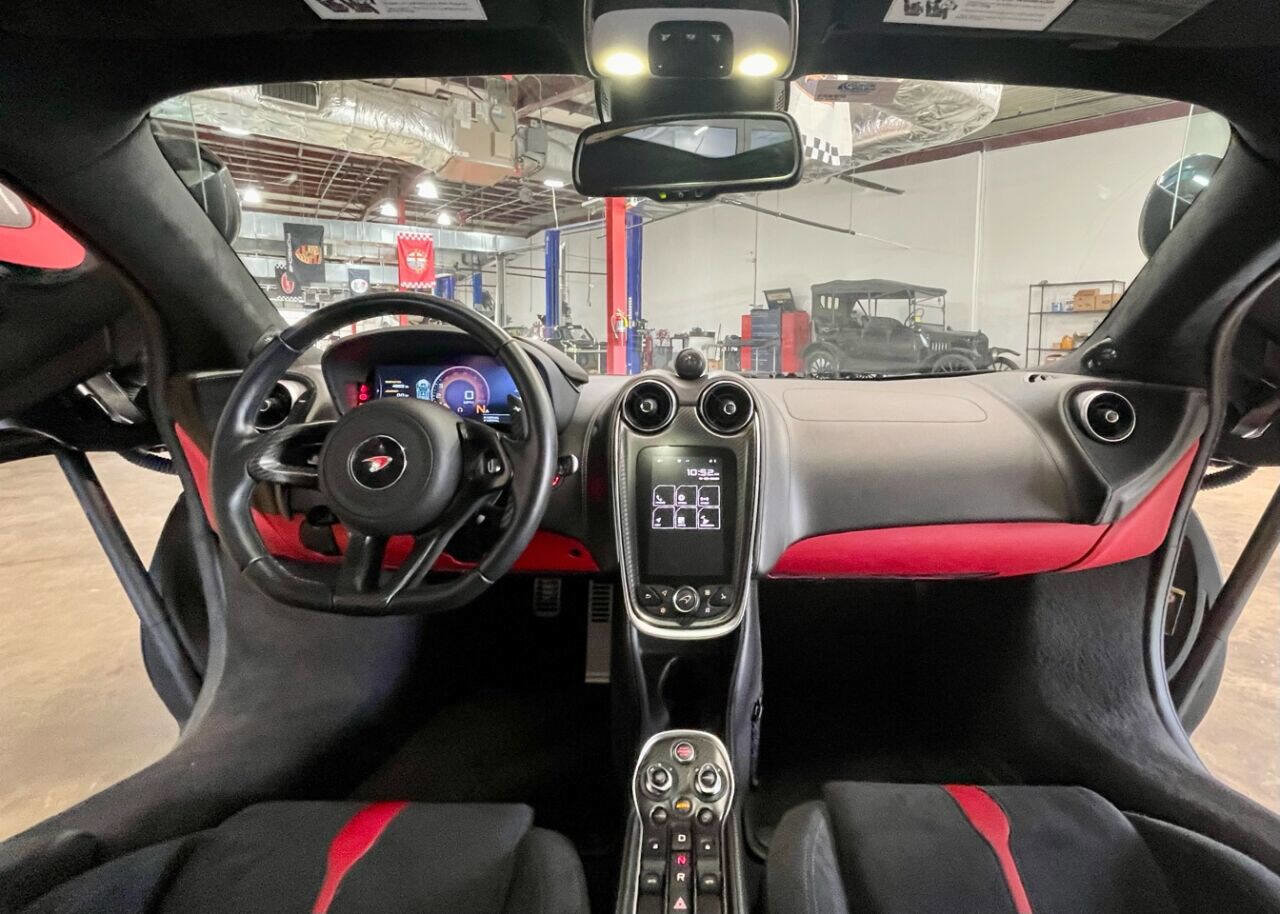 Used 2017 McLaren 570S image 38