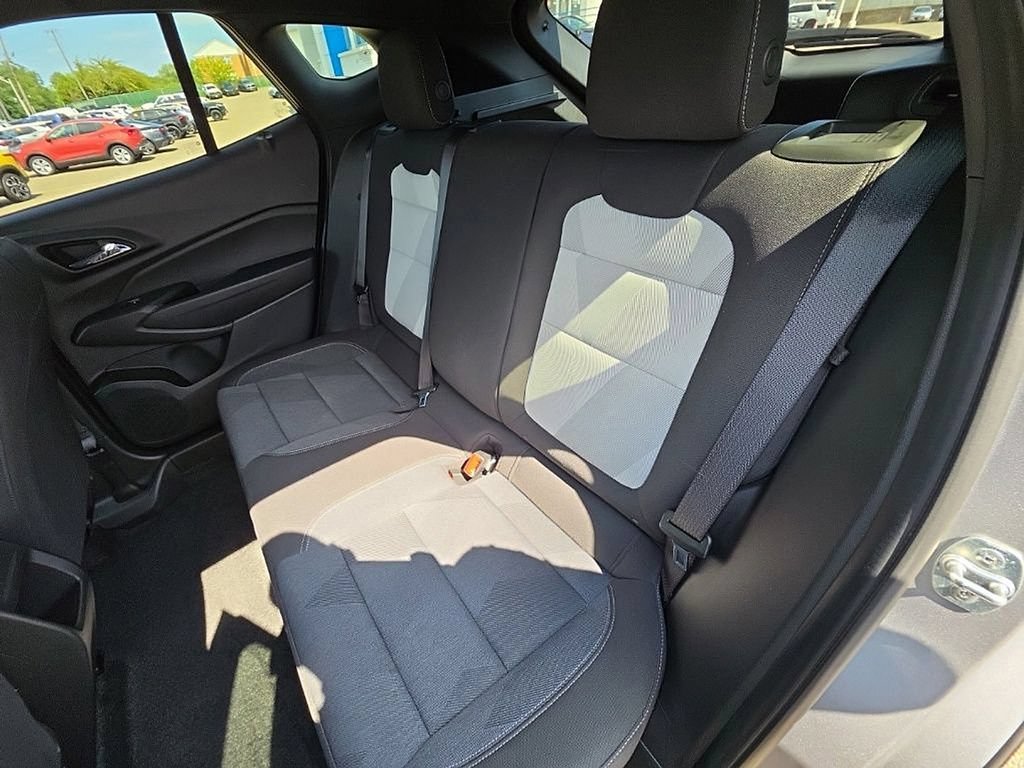Certified 2024 Chevrolet Trax RS FWD image 24