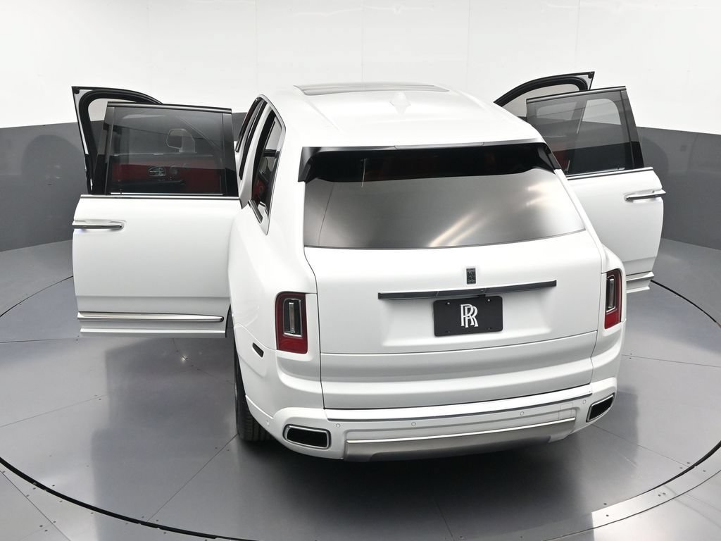 Certified 2019 Rolls-Royce Cullinan AWD/4WD image 40